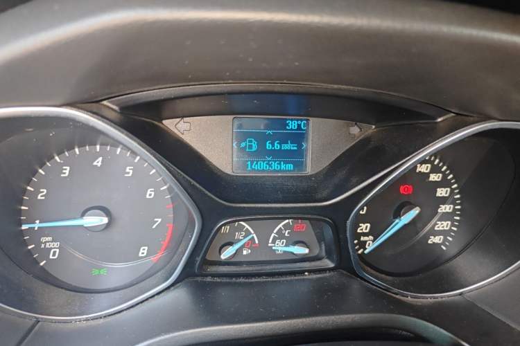 Used Ford Focus 2012 Hatchback 1.6L Manual Fashion Edition Odometer Close Up