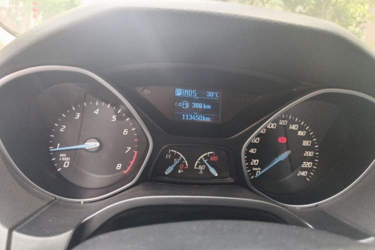 Used Ford Focus 2012 Sedan 1.6L Automatic Fashion Edition Odometer Close Up