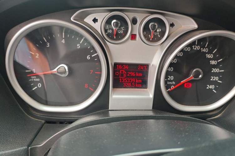 Used Ford Focus 2012 Hatchback Classic 1.8L Manual Fashion Edition Odometer Close Up