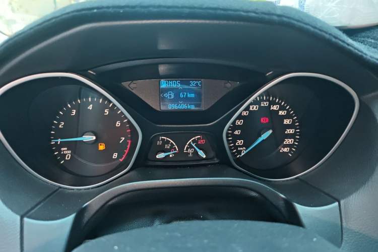 Used Ford Focus 2012 Sedan 1.6L Automatic Fashion Edition Odometer Close Up