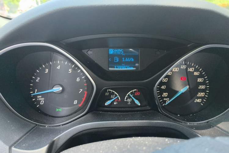 Used Ford Focus 2012 Sedan 1.6L Automatic Fashion Edition Odometer Close Up