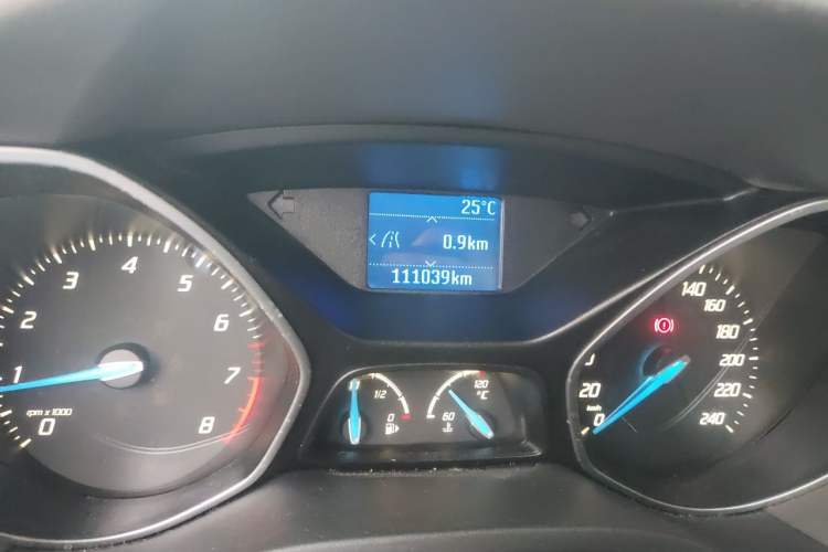 Used Ford Focus 2012 Hatchback 1.6L Manual Fashion Edition Odometer Close Up