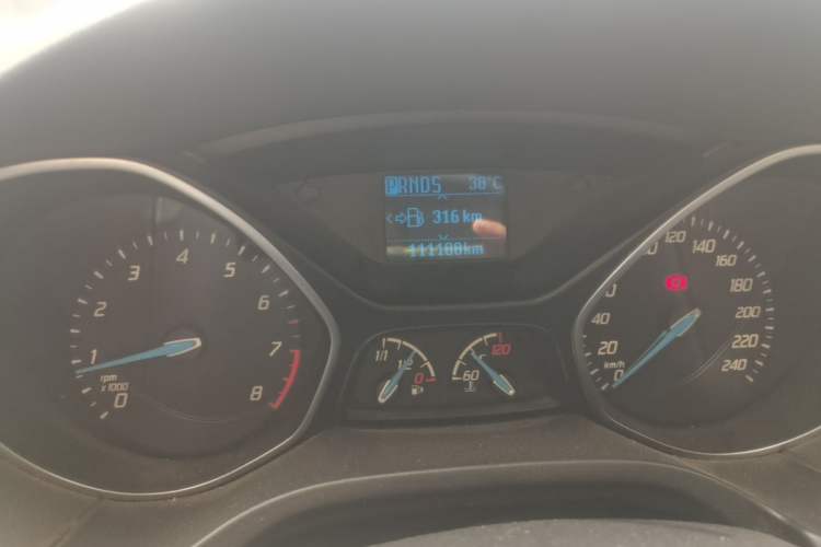 Used Ford Focus 2012 Sedan 1.6L Automatic Fashion Edition Odometer Close Up
