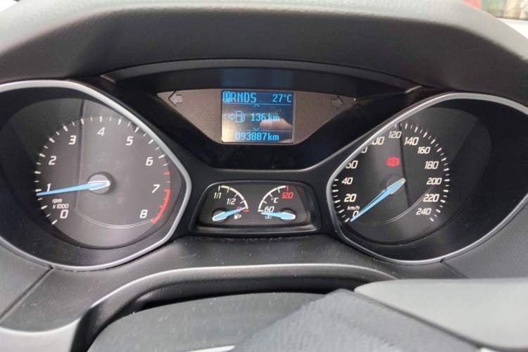 Used Ford Focus 2012 Sedan 1.6L Automatic Fashion Edition Odometer Close Up