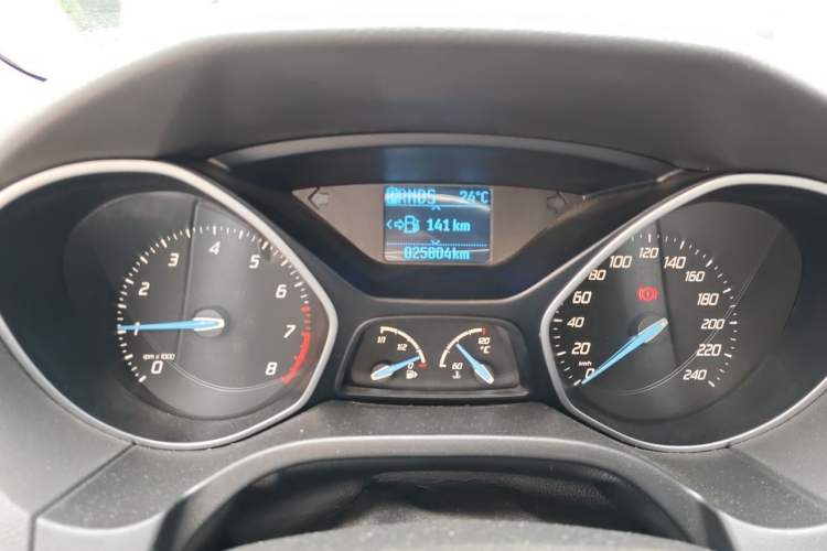 Used Ford Focus 2012 Sedan 1.6L Automatic Fashion Edition Odometer Close Up