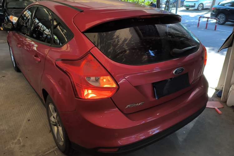 Used Ford Focus 2012 Hatchback 1.6L Automatic Fashion Edition Rear Left 45 Deg