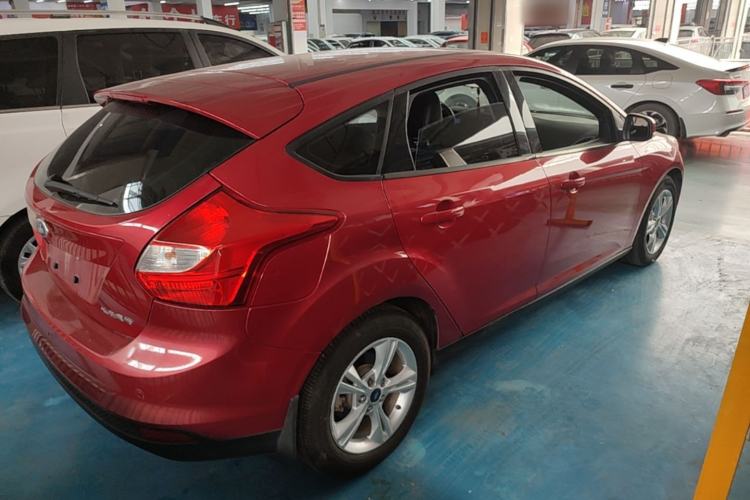 Used Ford Focus 2012 Hatchback 1.6L Automatic Fashion Edition Rear Right 45 Deg