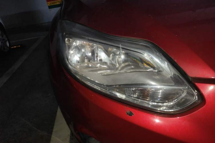 Used Ford Focus 2012 Sedan 1.6L Automatic Comfort Model Right Front Headlight
