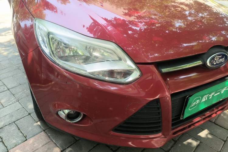 Used Ford Focus 2012 Hatchback 1.6L Automatic Fashion Edition Right Front Headlight