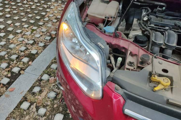 Used Ford Focus 2012 Sedan 1.6L Automatic Fashion Edition Right Front Headlight