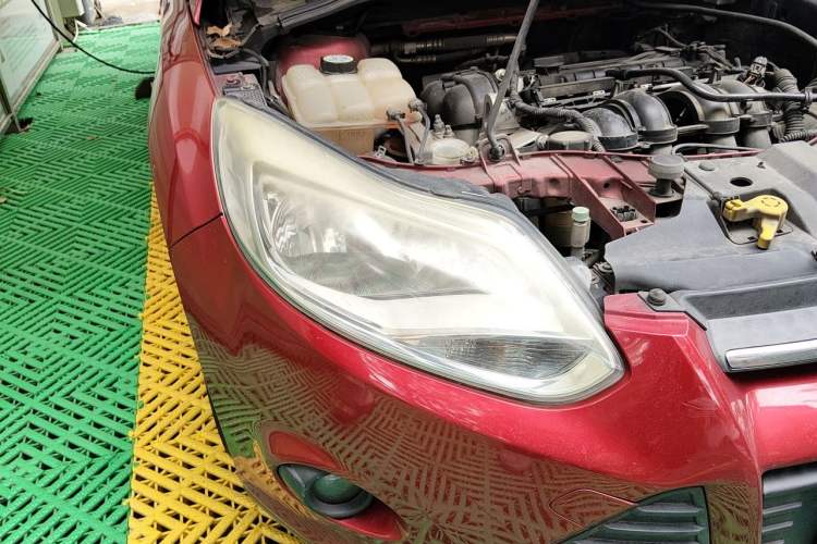 Used Ford Focus 2012 Hatchback 1.6L Automatic Comfort Model Right Front Headlight