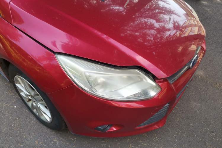 Used Ford Focus 2012 Sedan 1.6L Automatic Comfort Model Right Front Headlight