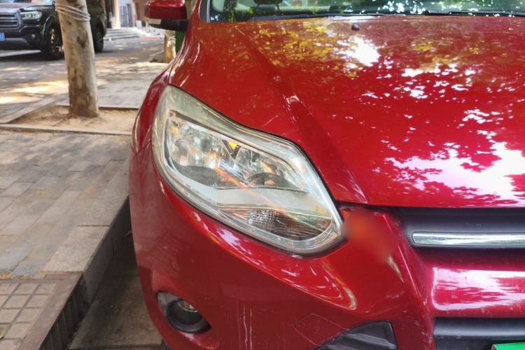 Used Ford Focus 2012 Sedan 1.6L Automatic Comfort Model Right Front Headlight