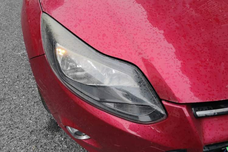 Used Ford Focus 2012 Hatchback 2.0L Automatic Luxury Sport Model Right Front Headlight