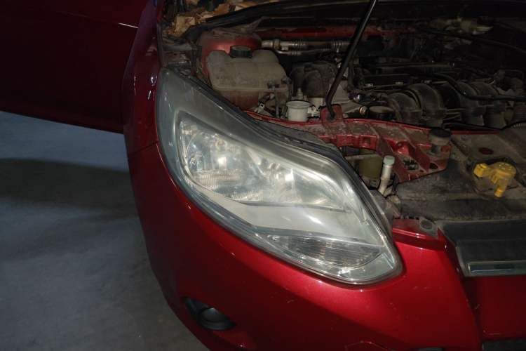 Used Ford Focus 2012 Hatchback 1.6L Automatic Comfort Model Right Front Headlight
