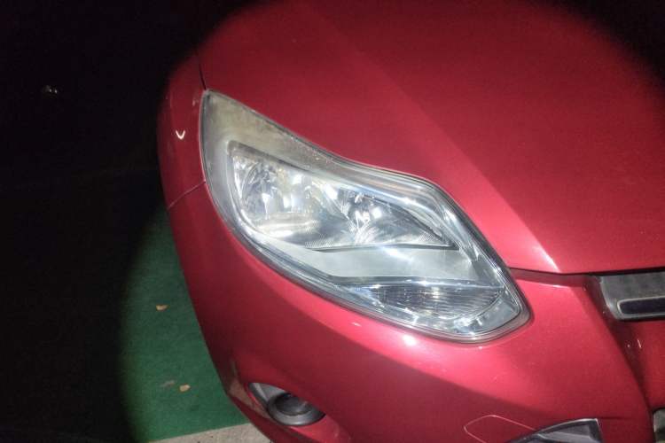 Used Ford Focus 2012 Hatchback 1.6L Automatic Comfort Model Right Front Headlight