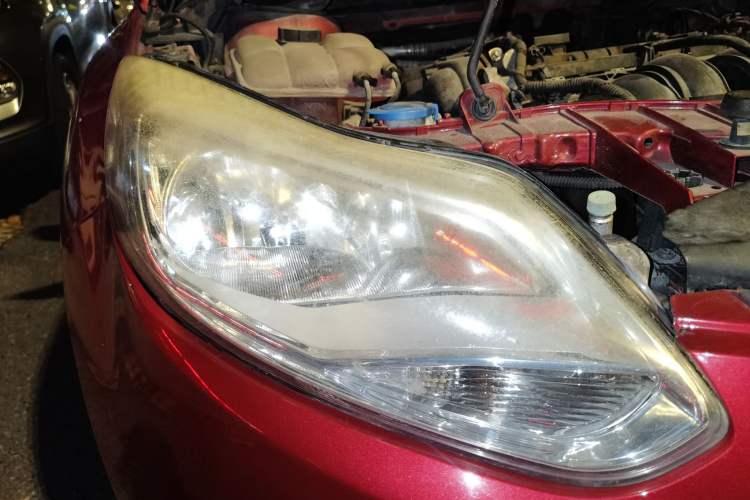 Used Ford Focus 2012 Sedan 1.6L Automatic Fashion Edition Right Front Headlight