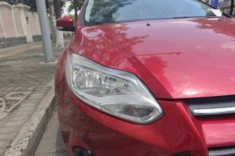 Used Ford Focus 2012 Hatchback 1.6L Automatic Comfort Model Right Front Headlight