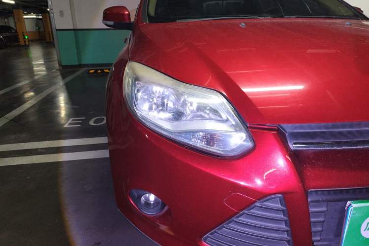 Used Ford Focus 2012 Sedan 1.6L Automatic Comfort Model Right Front Headlight