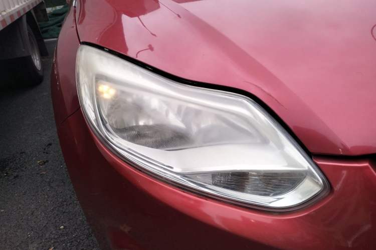 Used Ford Focus 2012 Hatchback 1.6L Automatic Fashion Edition Right Front Headlight