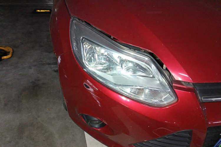 Used Ford Focus 2012 Hatchback 1.6L Automatic Comfort Model Right Front Headlight