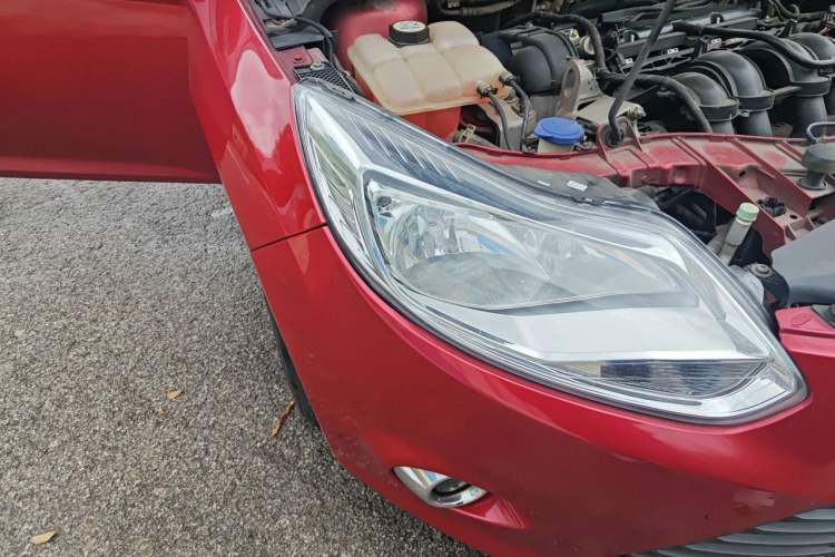 Used Ford Focus 2012 Hatchback 1.6L Manual Fashion Edition Right Front Headlight