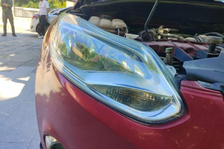 Used Ford Focus 2012 Hatchback 1.6L Manual Fashion Edition Right Front Headlight