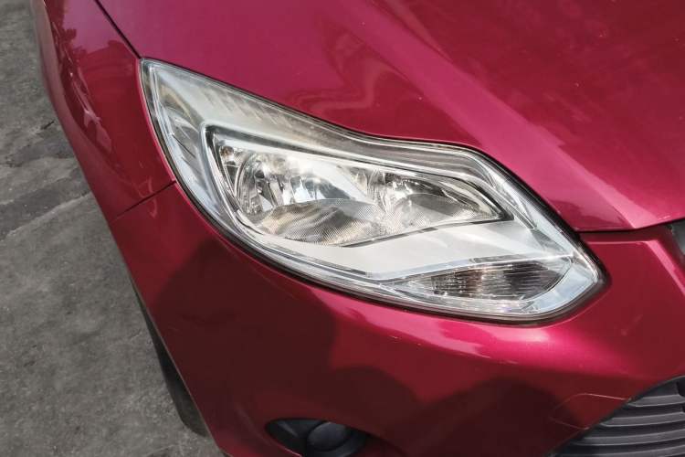 Used Ford Focus 2012 Hatchback 1.6L Manual Comfort Model Right Front Headlight