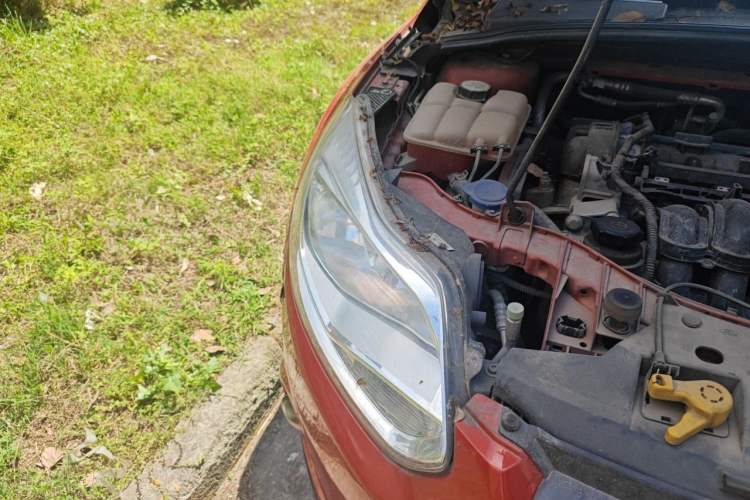 Used Ford Focus 2012 Hatchback 1.6L Automatic Comfort Model Right Front Headlight