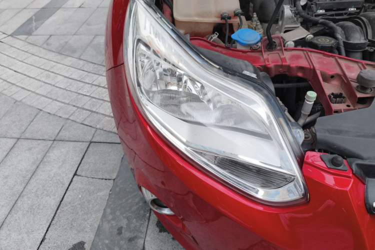 Used Ford Focus 2012 Hatchback 1.6L Automatic Fashion Edition Right Front Headlight
