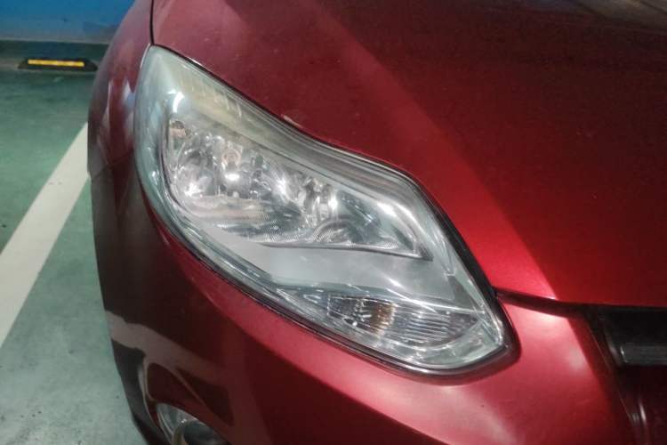 Used Ford Focus 2012 Hatchback 1.6L Automatic Fashion Edition Right Front Headlight