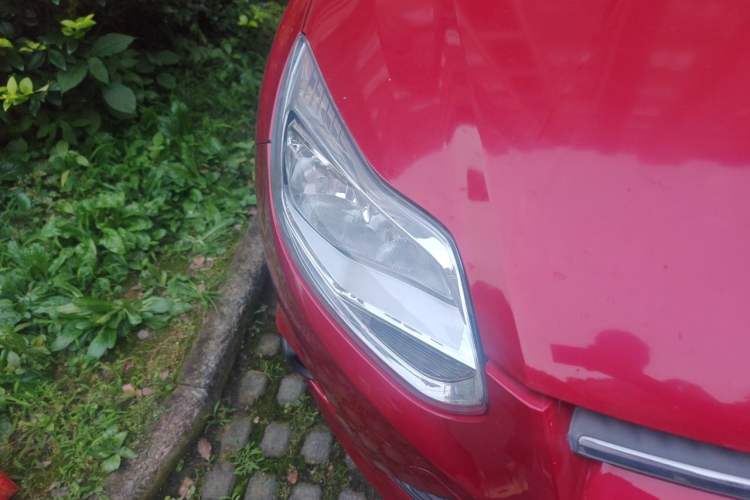 Used Ford Focus 2012 Sedan 1.6L Automatic Comfort Model Right Front Headlight