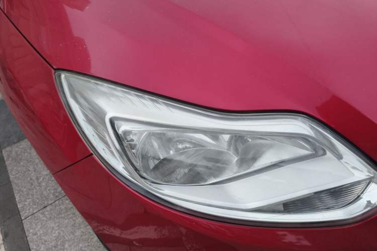 Used Ford Focus 2012 Sedan 1.6L Automatic Comfort Model Right Front Headlight