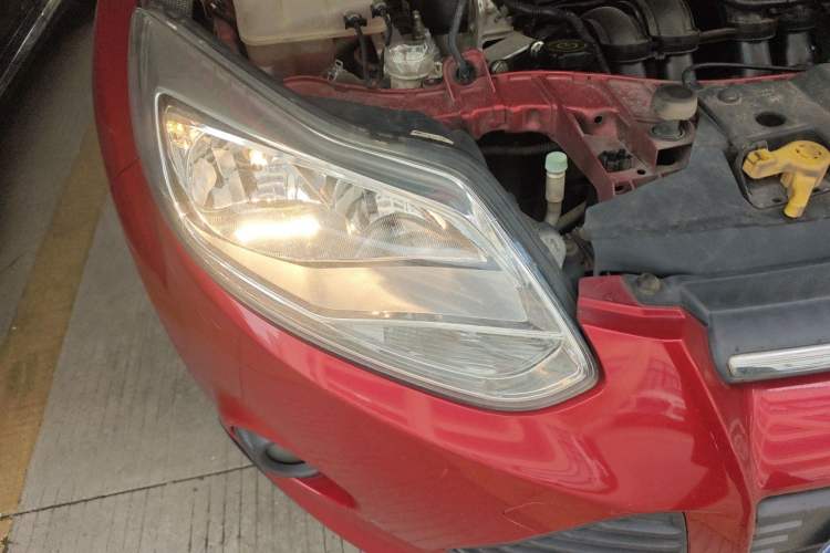 Used Ford Focus 2012 Sedan 1.6L Automatic Comfort Model Right Front Headlight