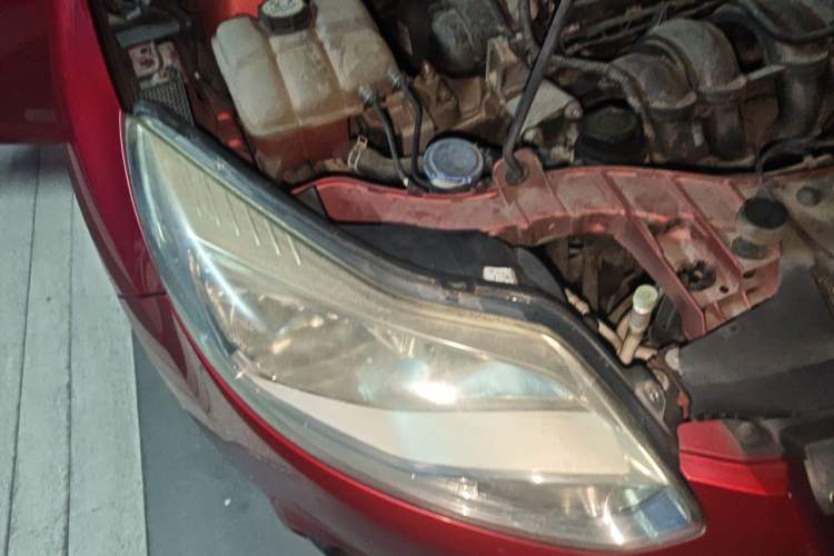 Used Ford Focus 2012 Sedan 1.6L Automatic Comfort Model Right Front Headlight