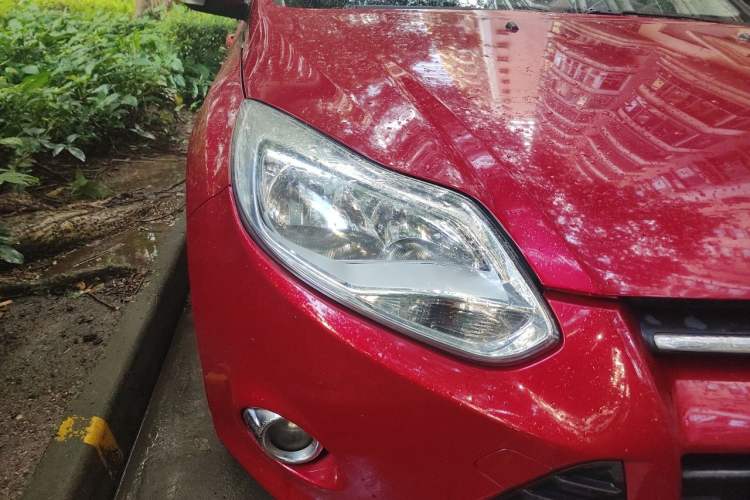 Used Ford Focus 2012 Hatchback 1.6L Automatic Fashion Edition Right Front Headlight