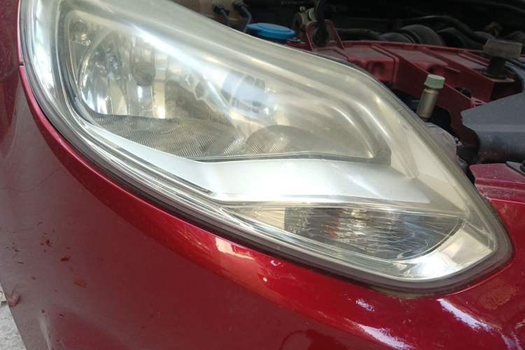 Used Ford Focus 2012 Sedan 1.6L Automatic Comfort Model Right Front Headlight