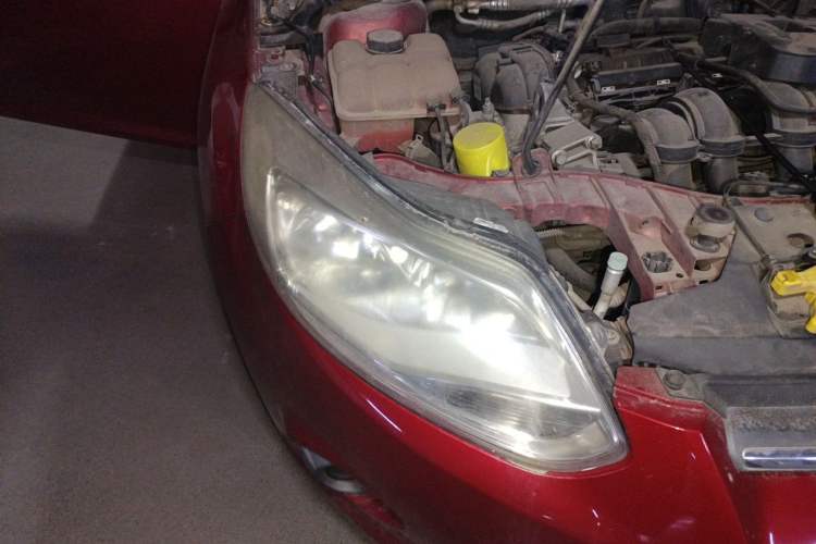 Used Ford Focus 2012 Sedan 1.6L Manual Comfort Model Right Front Headlight