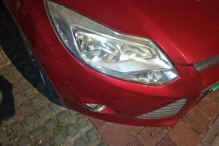 Used Ford Focus 2012 Sedan 1.6L Manual Fashion Edition Right Front Headlight