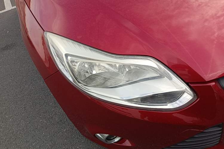 Used Ford Focus 2012 Hatchback 1.6L Automatic Fashion Edition Right Front Headlight