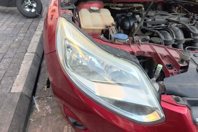 Used Ford Focus 2012 Hatchback 1.6L Automatic Comfort Model Right Front Headlight