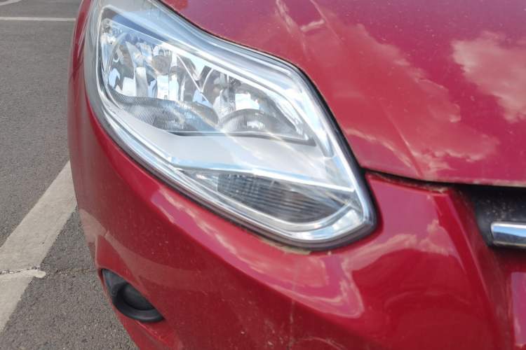 Used Ford Focus 2012 Hatchback 1.6L Automatic Comfort Model Right Front Headlight