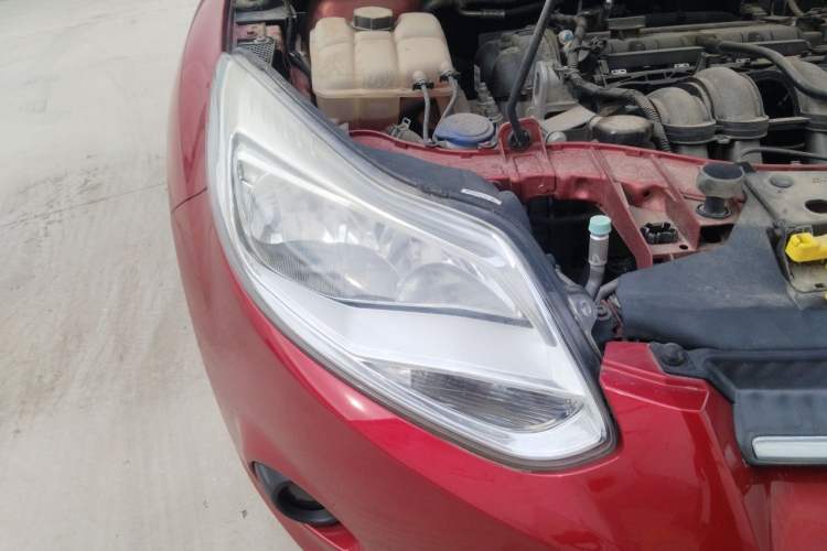 Used Ford Focus 2012 Hatchback 1.6L Automatic Comfort Model Right Front Headlight