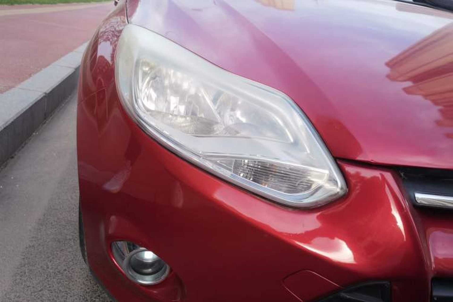 Used Ford Focus 2012 Hatchback 1.6L Automatic Fashion Edition Right Front Headlight