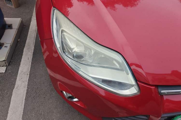 Used Ford Focus 2012 Hatchback 1.6L Manual Fashion Edition Right Front Headlight