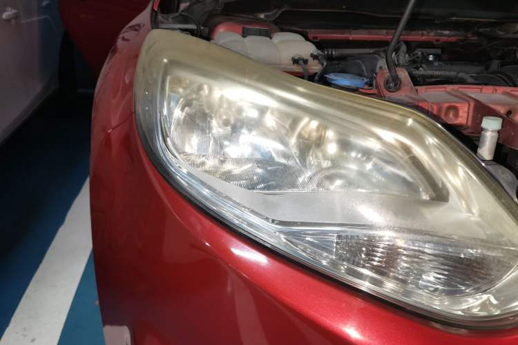 Used Ford Focus 2012 Hatchback 1.6L Automatic Fashion Edition Right Front Headlight