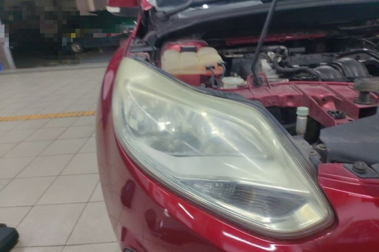 Used Ford Focus 2012 Sedan 1.6L Automatic Comfort Model Right Front Headlight