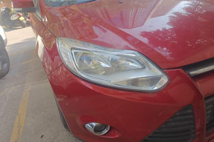 Used Ford Focus 2012 Hatchback 1.6L Automatic Fashion Edition Right Front Headlight