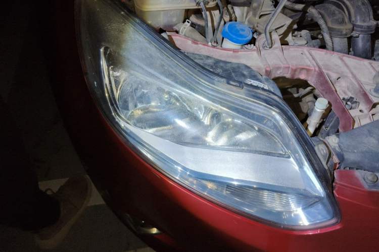 Used Ford Focus 2012 Sedan 1.6L Manual Fashion Edition Right Front Headlight