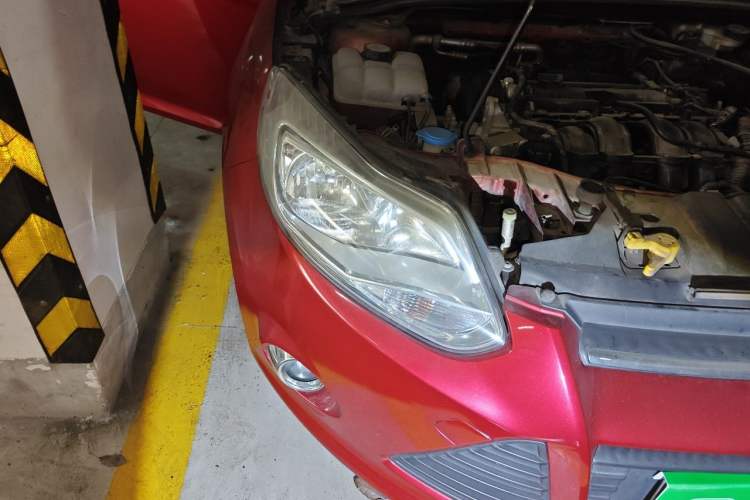 Used Ford Focus 2012 Hatchback 1.6L Automatic Fashion Edition Right Front Headlight